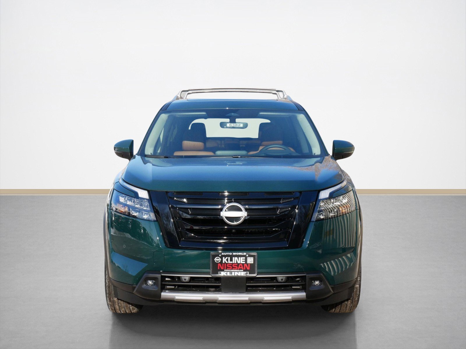 2025 Nissan Pathfinder Platinum photo 4