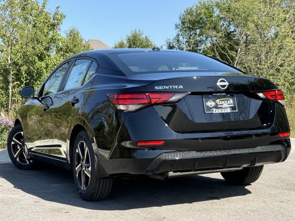 2025 Nissan Sentra SV photo 3