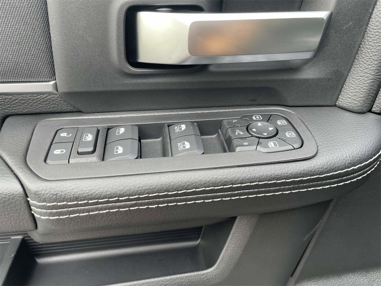 2026 Ram 2500 Big Horn photo 24