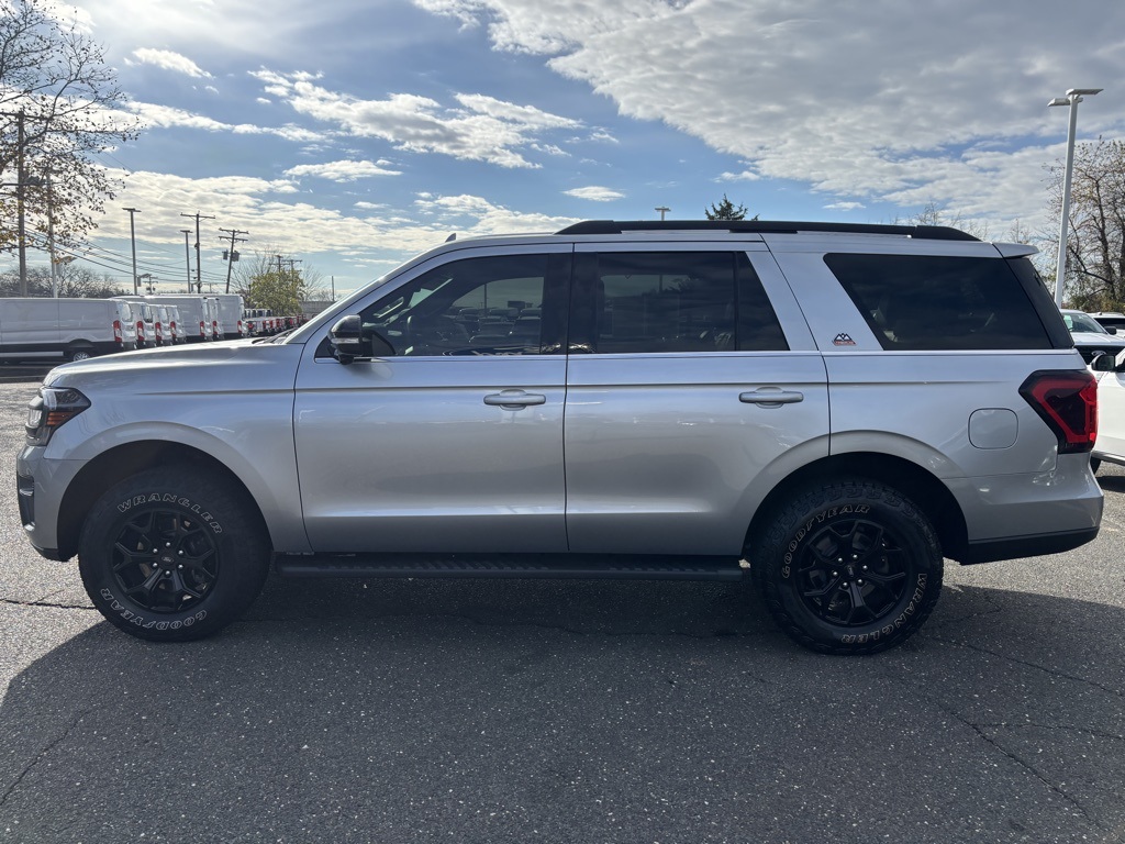 2024 Ford Expedition Timberline photo 3