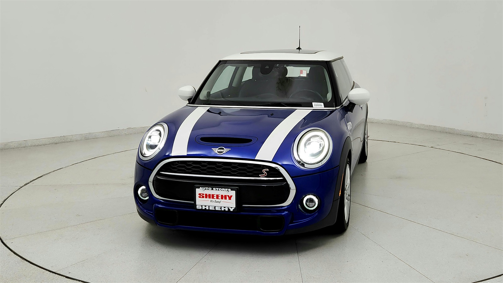 2020 Mini Cooper 2 Door Hardtop photo 2