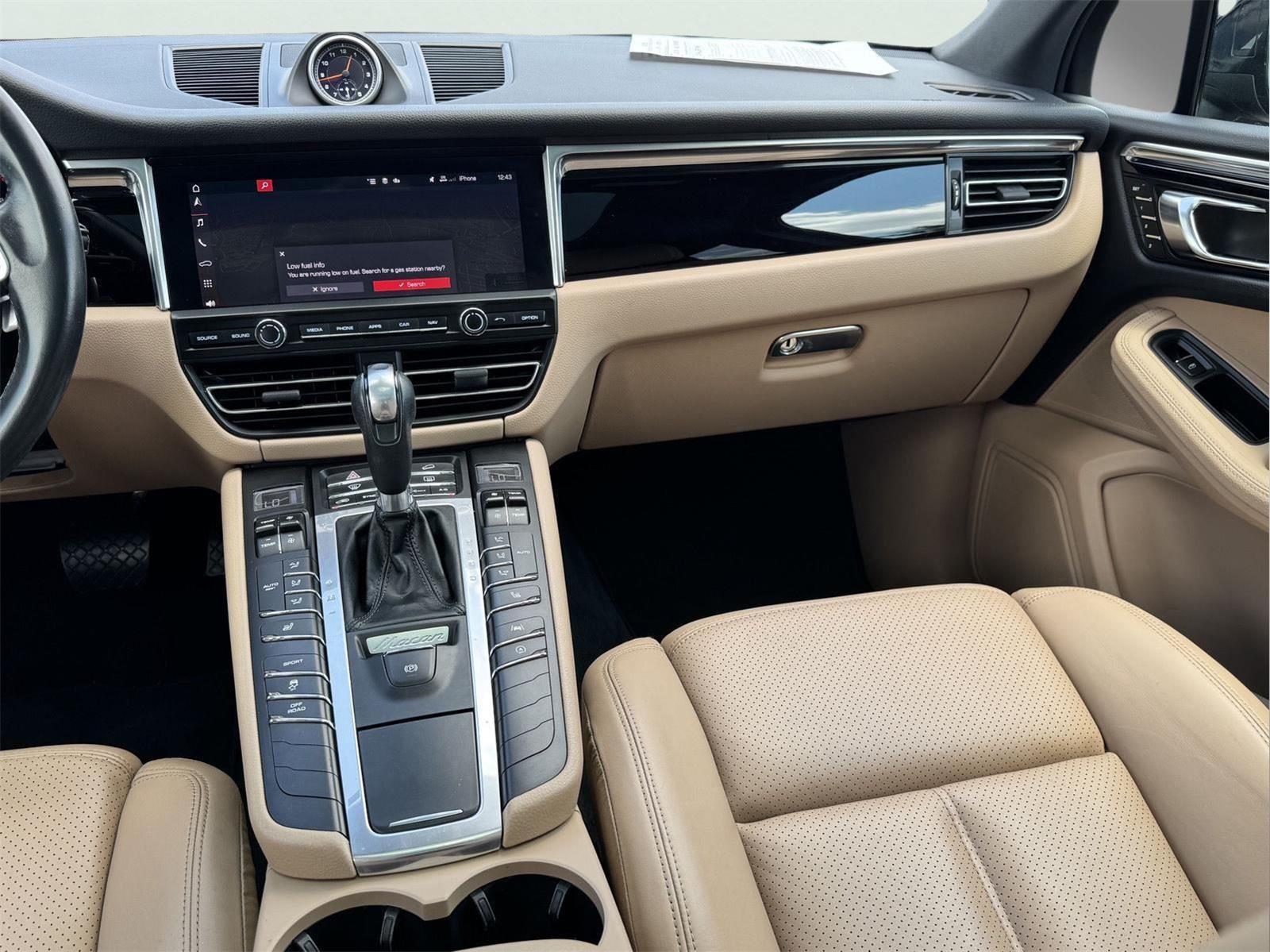 2021 Porsche Macan Base photo 37