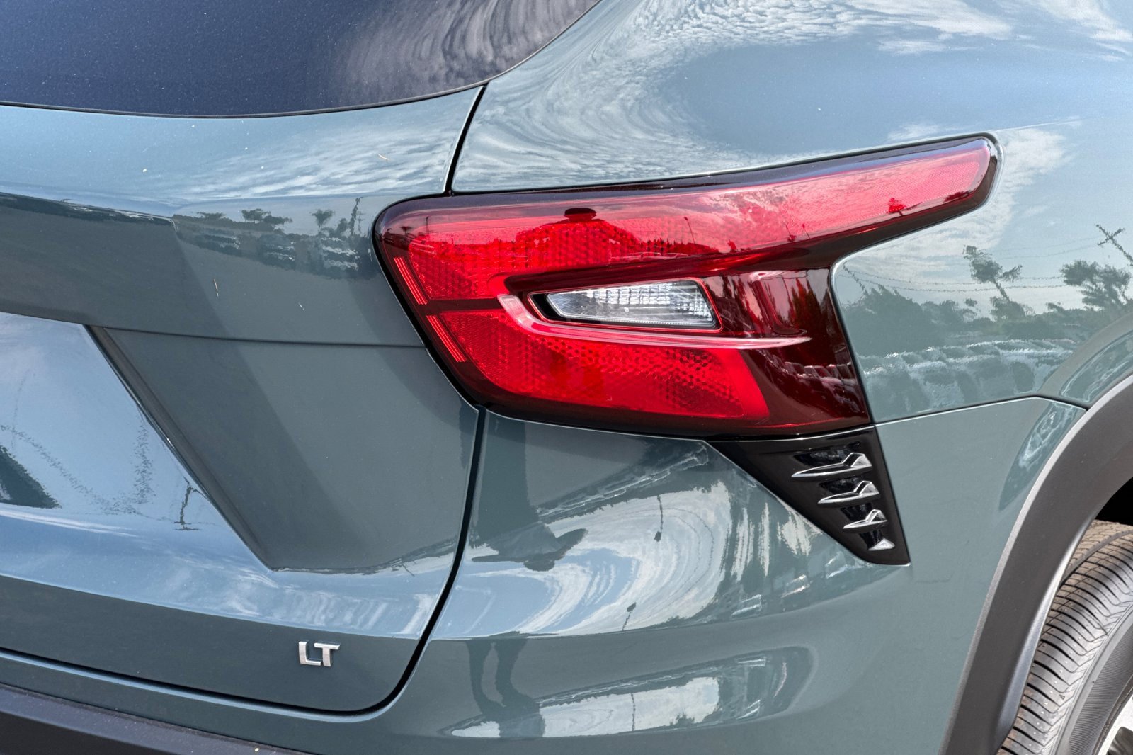 2025 Chevrolet Trax LT photo 23