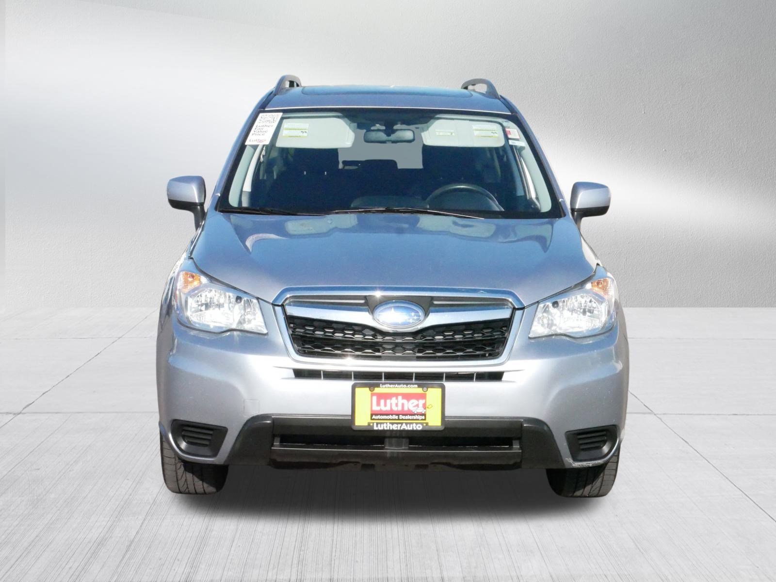 2016 Subaru Forester 2.5i Premium photo 2