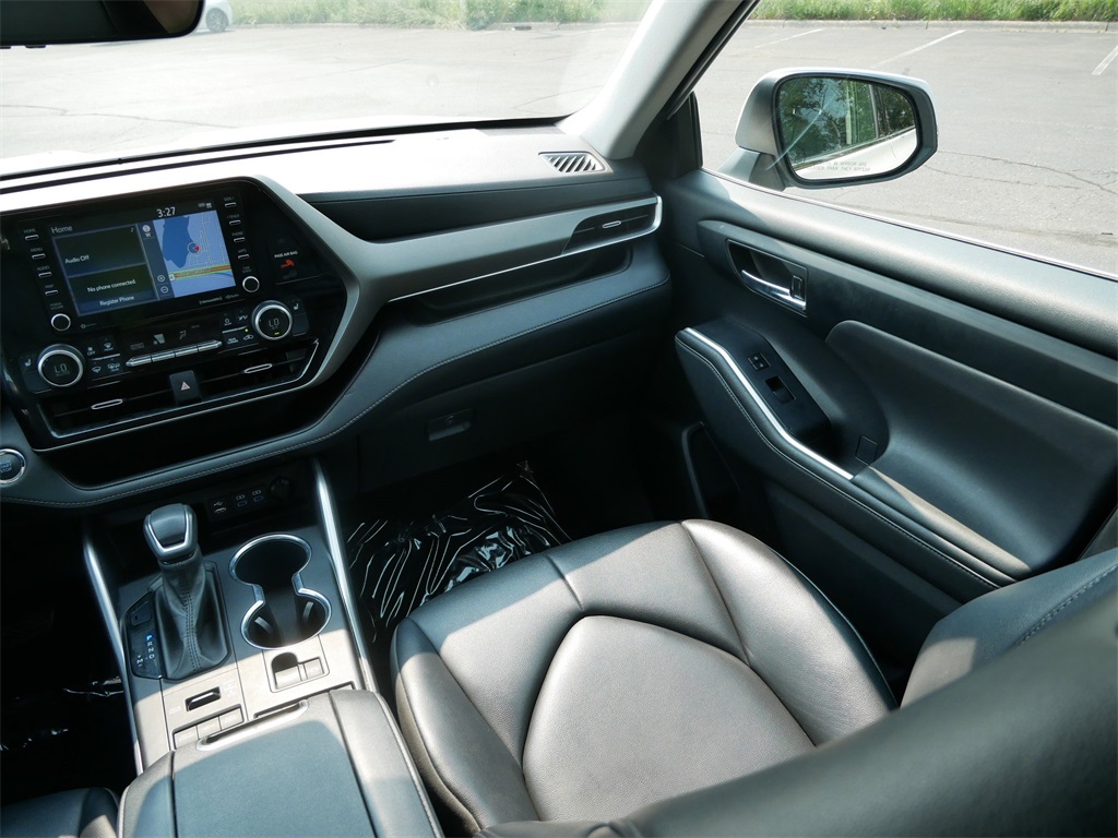 2022 Toyota Highlander XLE photo 13