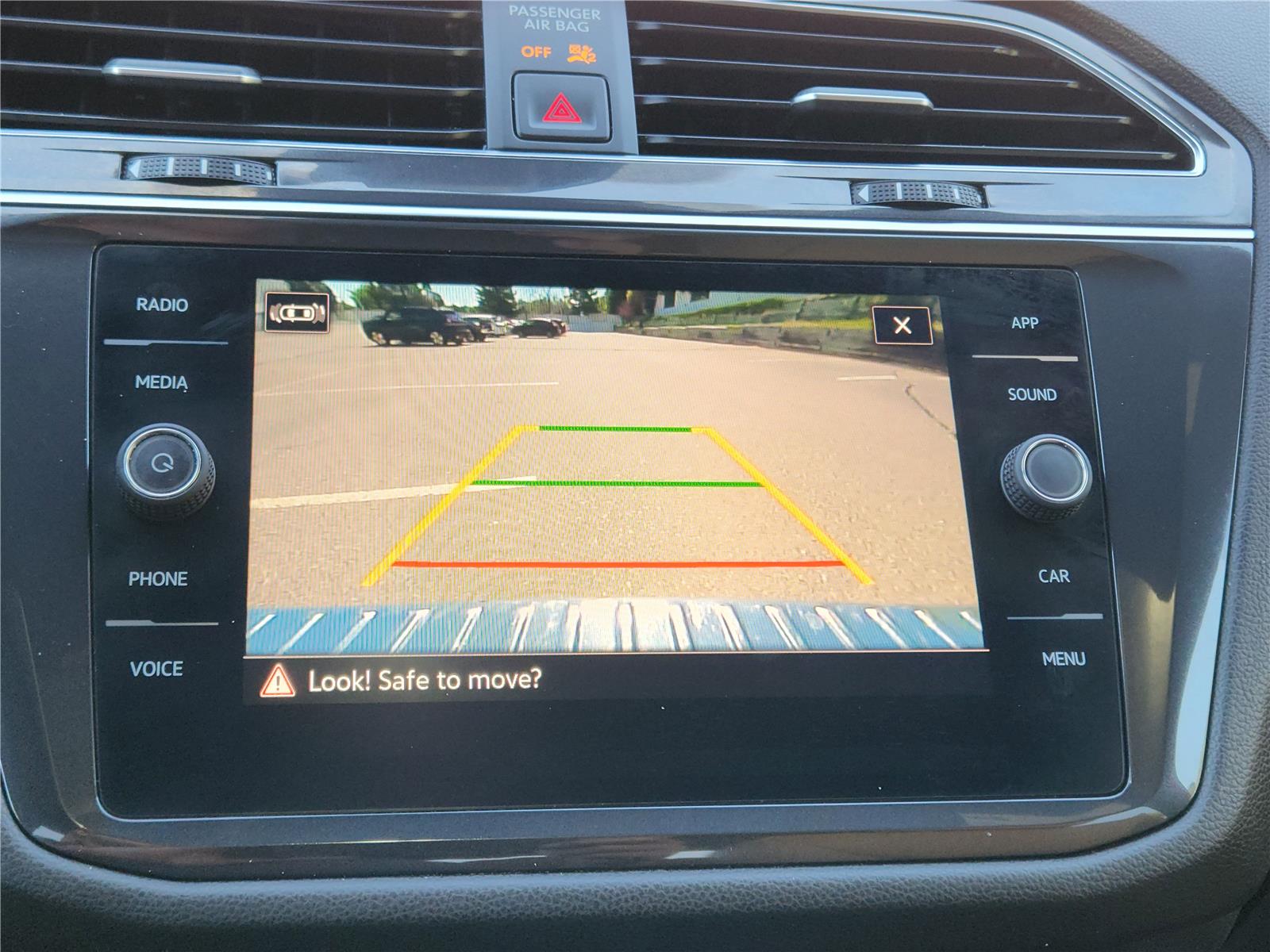 2022 Volkswagen Tiguan SE photo 23