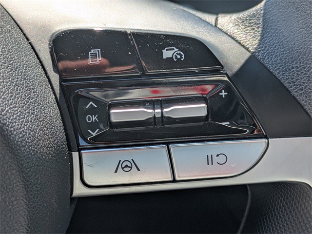 2024 Hyundai Elantra SEL photo 24