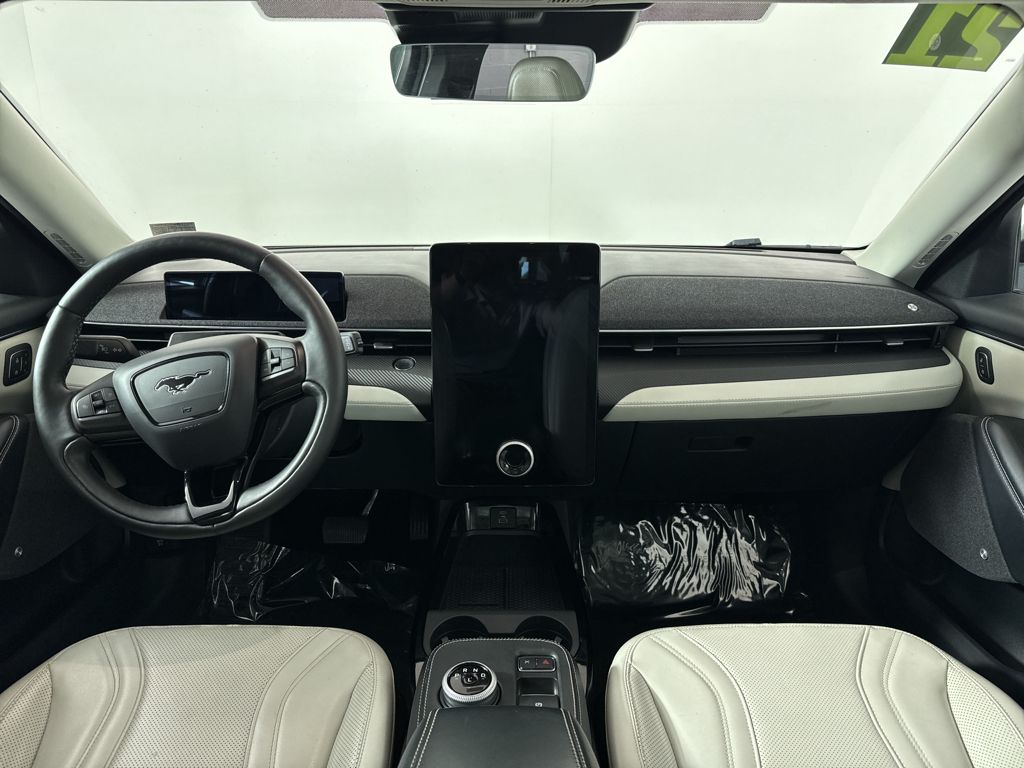 2021 Ford Mustang Premium photo 4