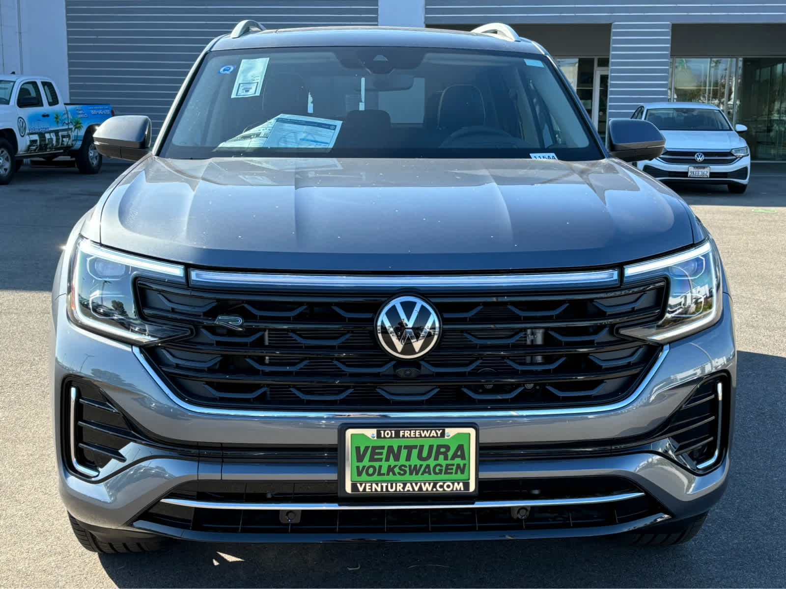 2025 Volkswagen Atlas SEL Premium R-Line photo 5