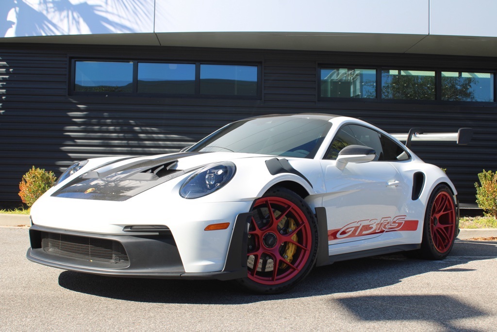2025 Porsche 911 GT3 RS's photo