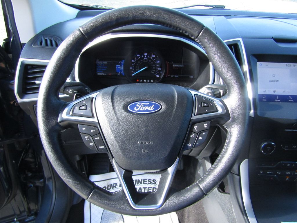 2019 Ford Edge SEL photo 19