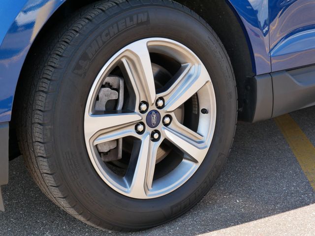 2022 Ford Edge SEL photo 19