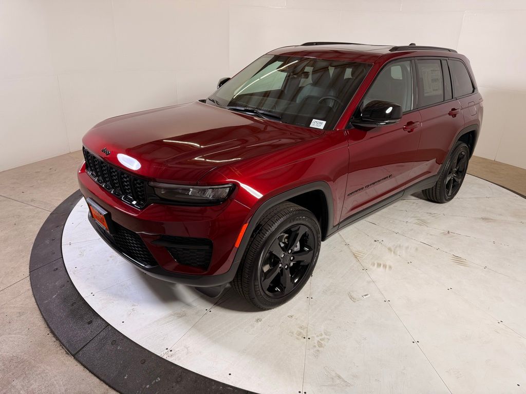 2025 Jeep Grand Cherokee Altitude X photo 3