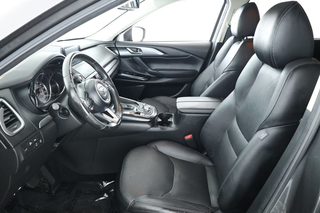 2017 Mazda CX-9 Touring photo 13