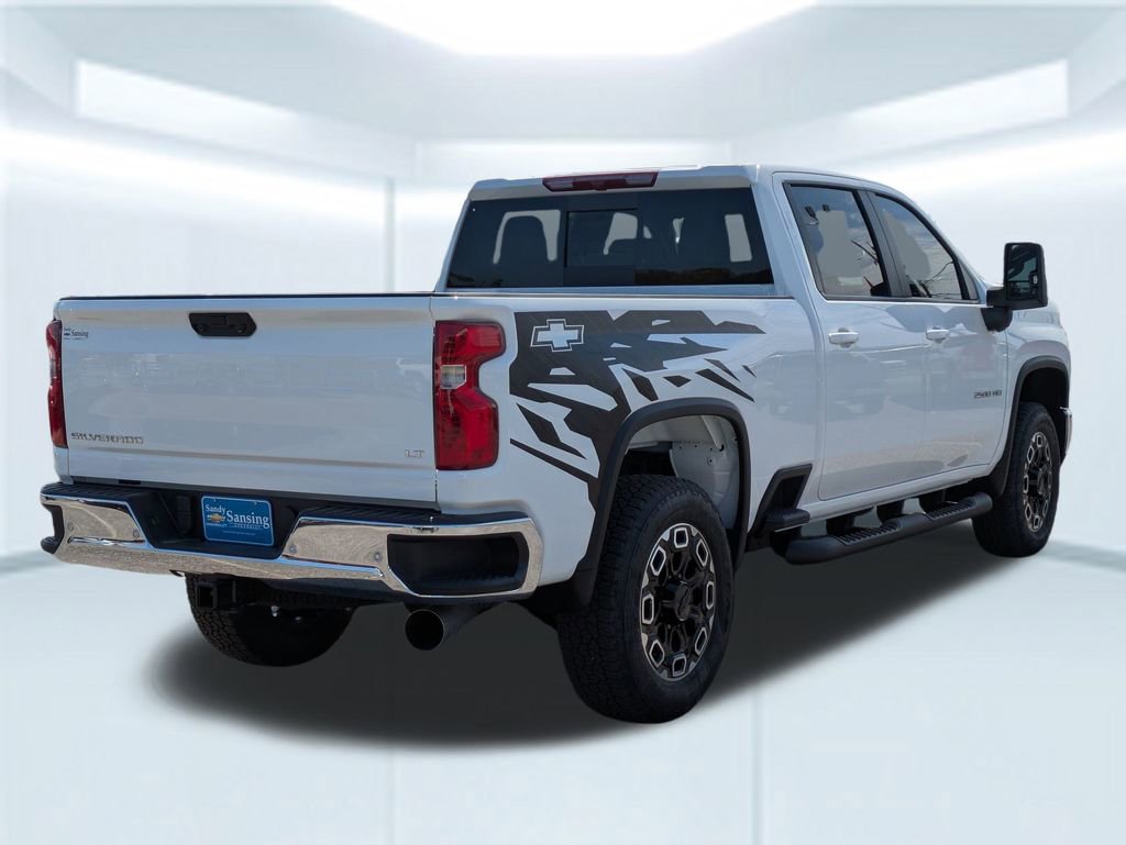 2025 Chevrolet Silverado 2500HD LT photo 4
