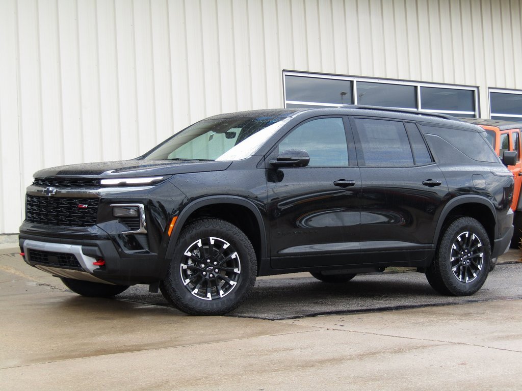 2026 Chevrolet Traverse Z71 photo 3