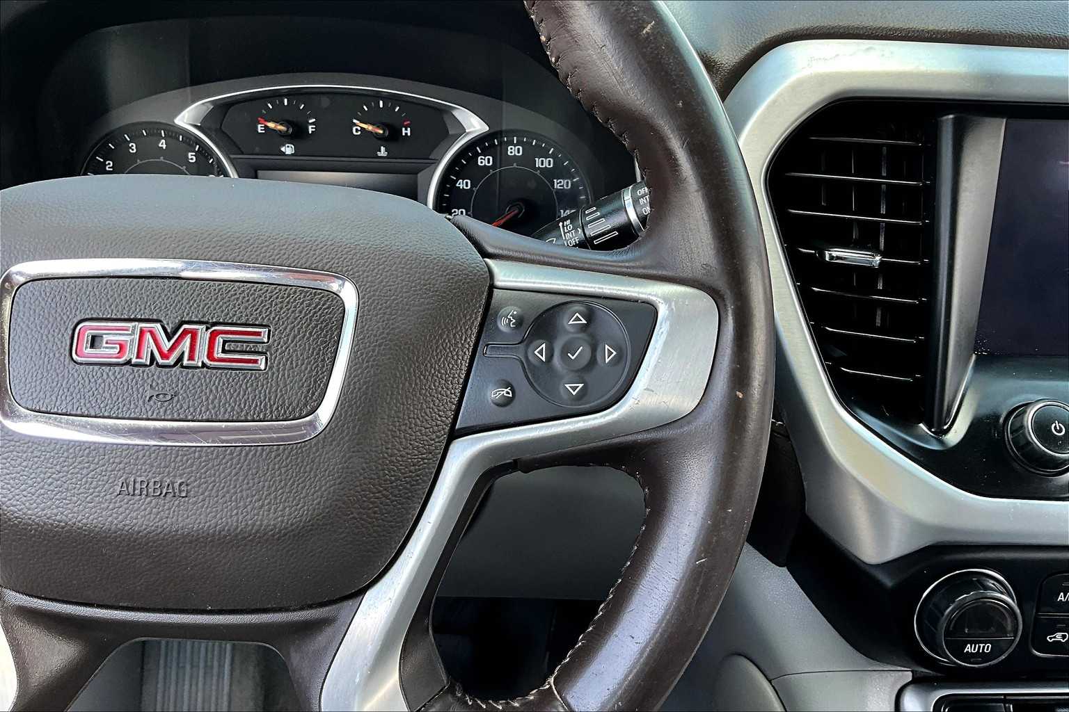 2022 Gmc Acadia SLT photo 24