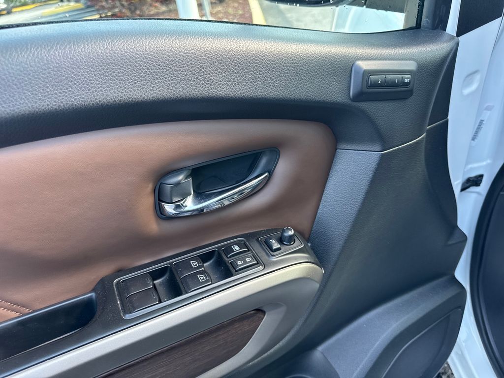 2024 Nissan Titan Platinum Reserve photo 13