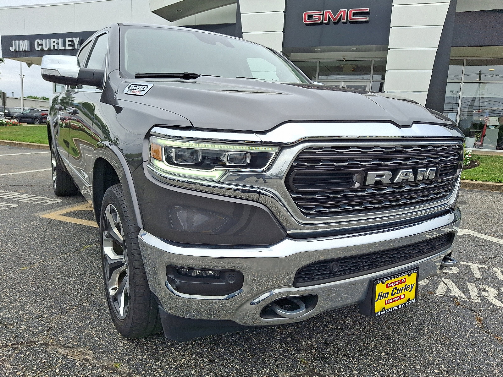 2022 Ram 1500 Limited photo 2