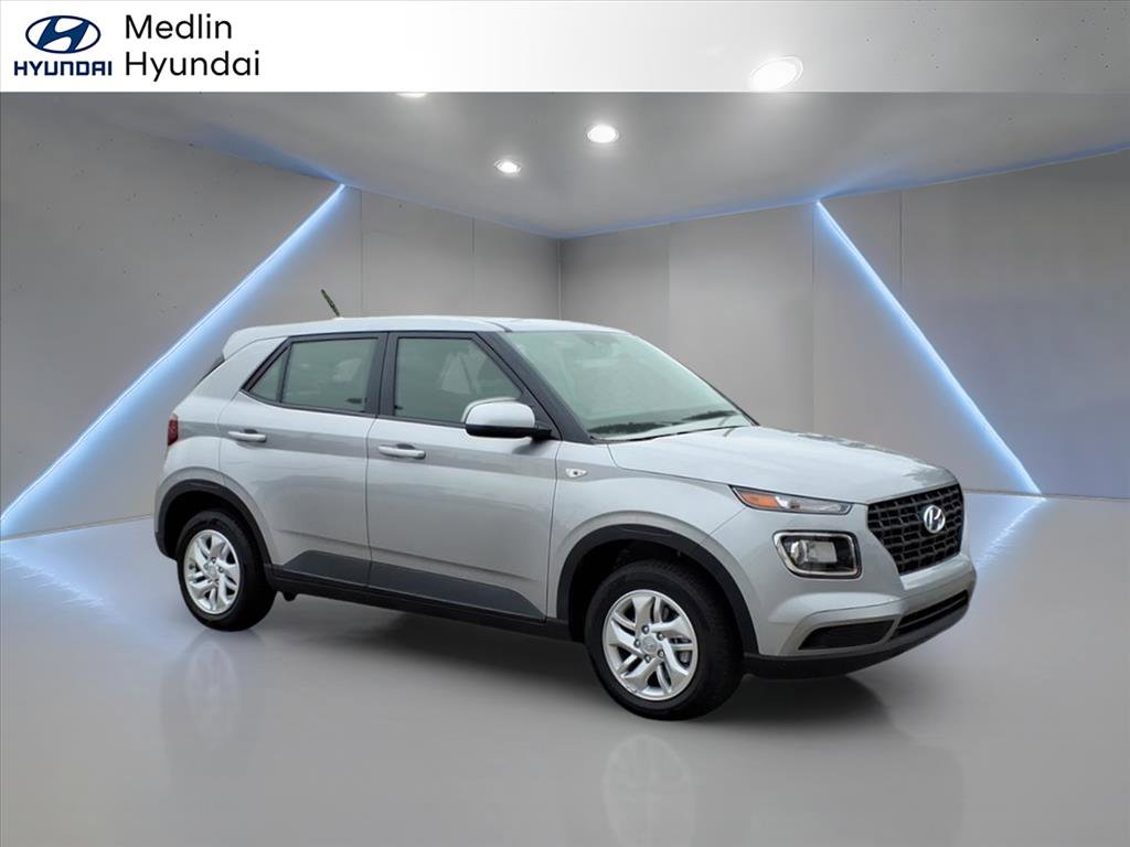 2025 Hyundai Venue SE's photo