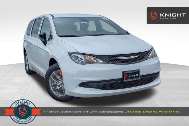 2026 Chrysler Voyager LX's photo