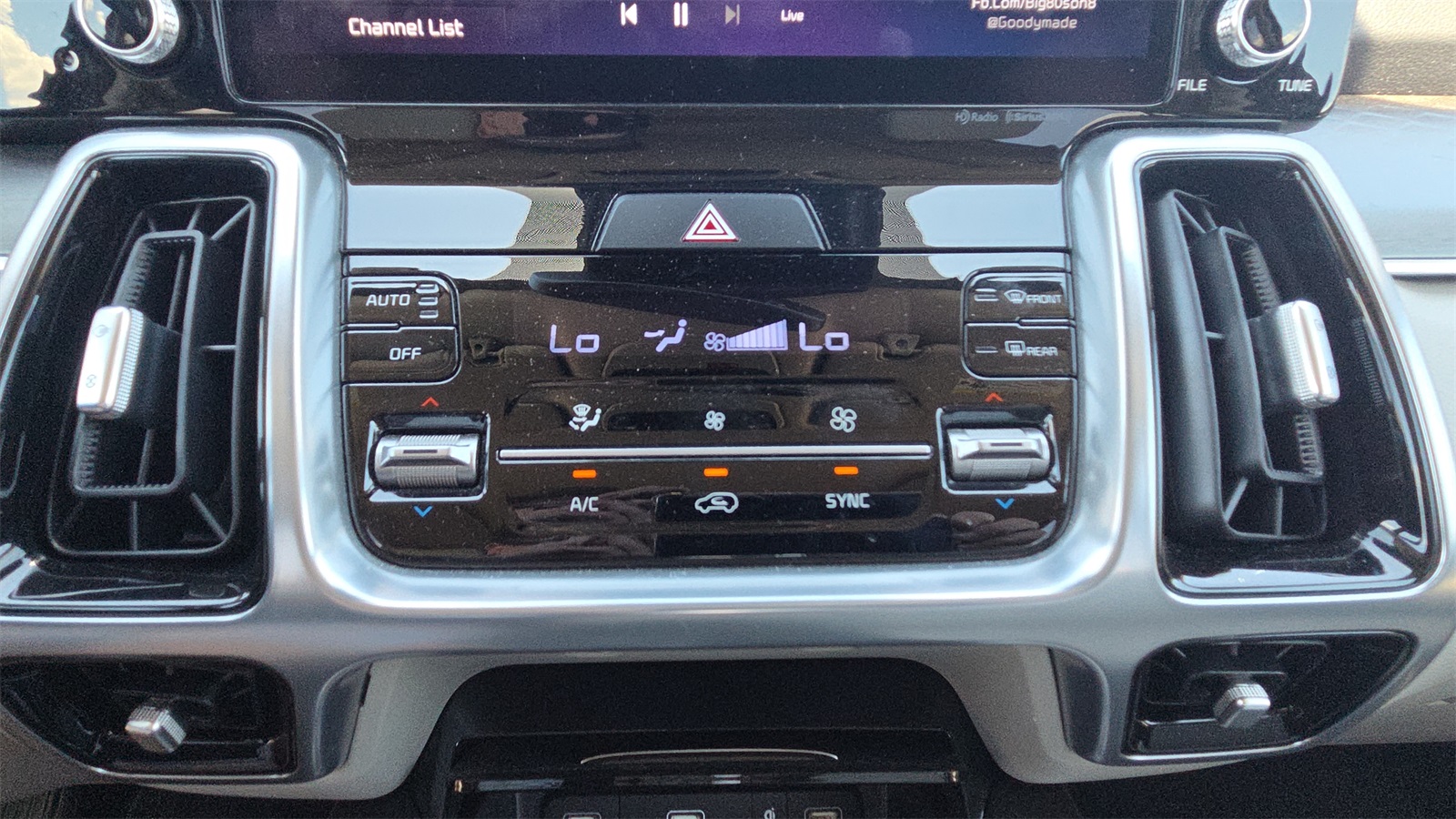 2023 Kia Sorento SX photo 30