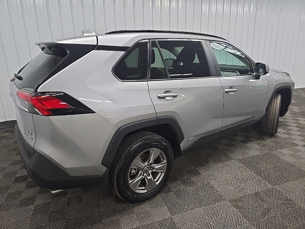 2024 Toyota RAV4 Hybrid XLE photo 10