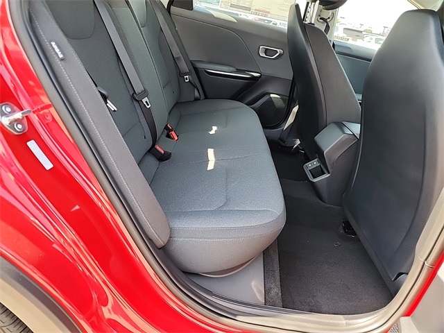 2025 Kia K4 LXS photo 13