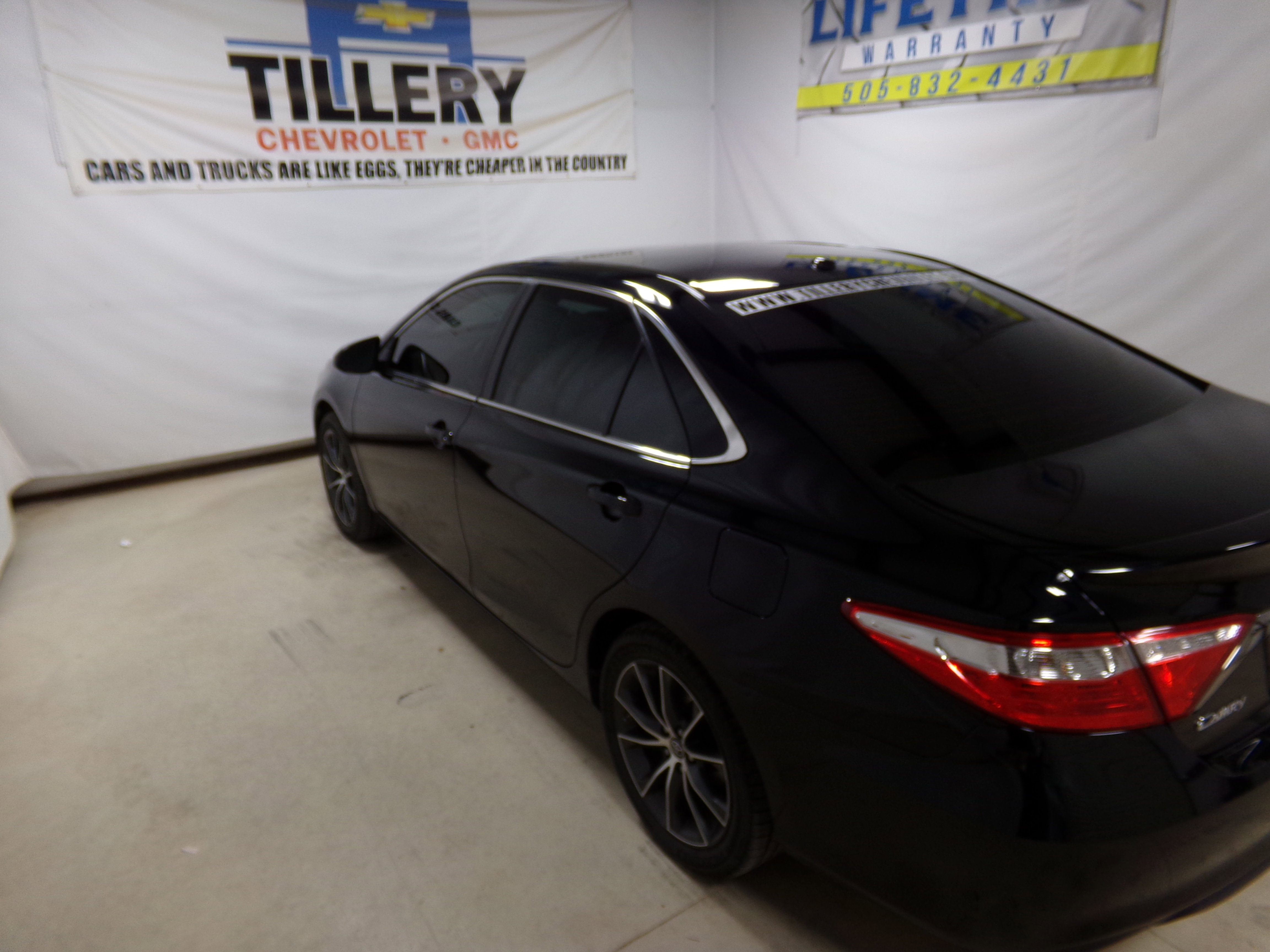 2015 Toyota Camry XSE photo 4