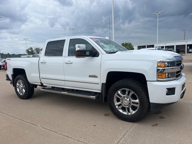 2019 Chevrolet Silverado 2500HD High Country photo 2