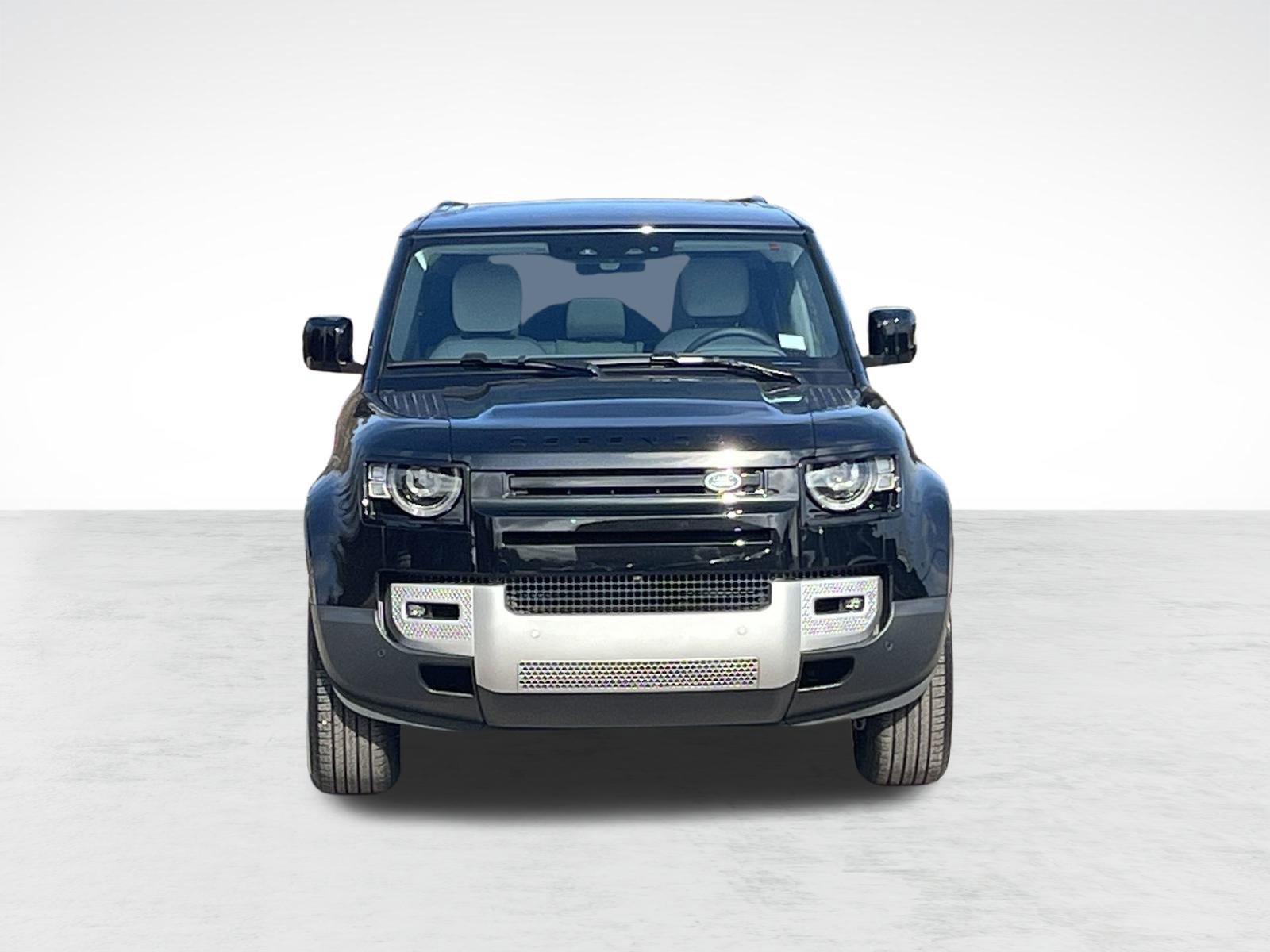 2025 Land Rover Defender 110 S photo 4