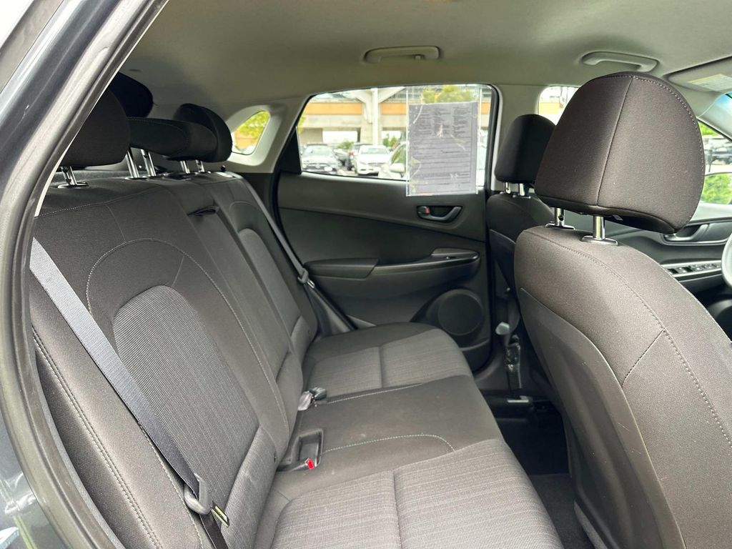 2023 Hyundai Kona SEL photo 23