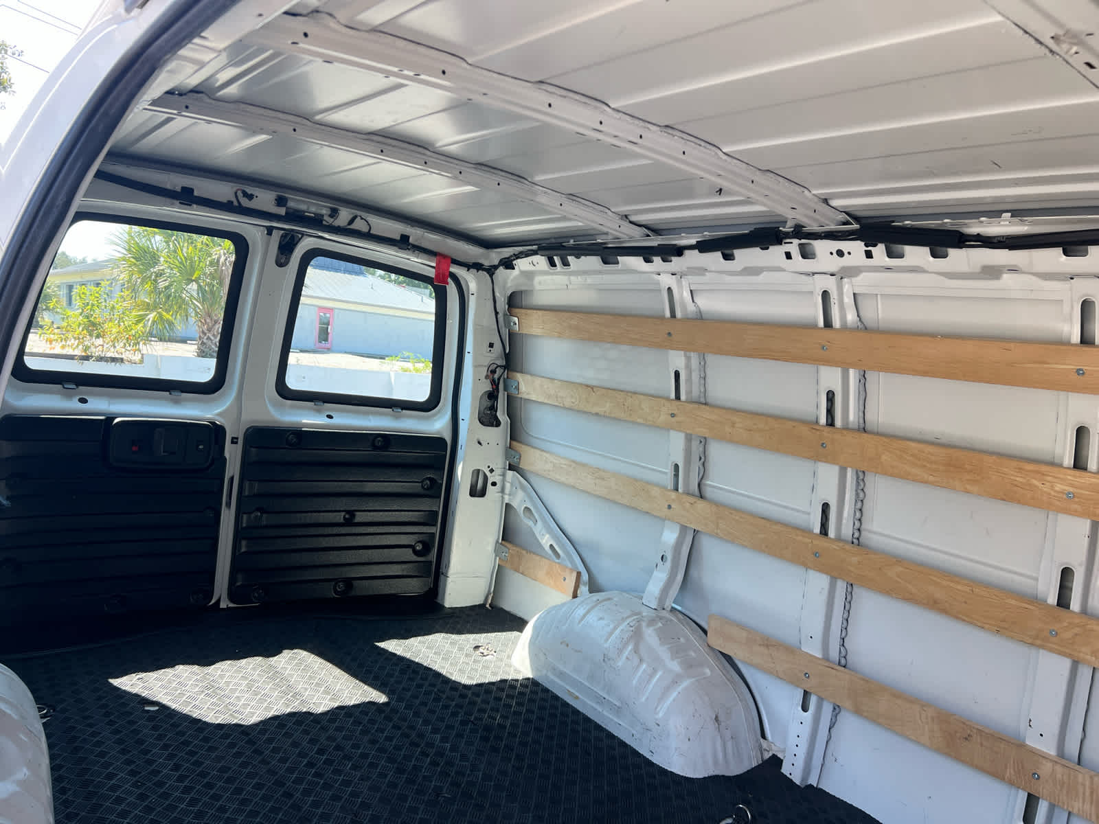 2023 Chevrolet Express Cargo 2500 photo 11