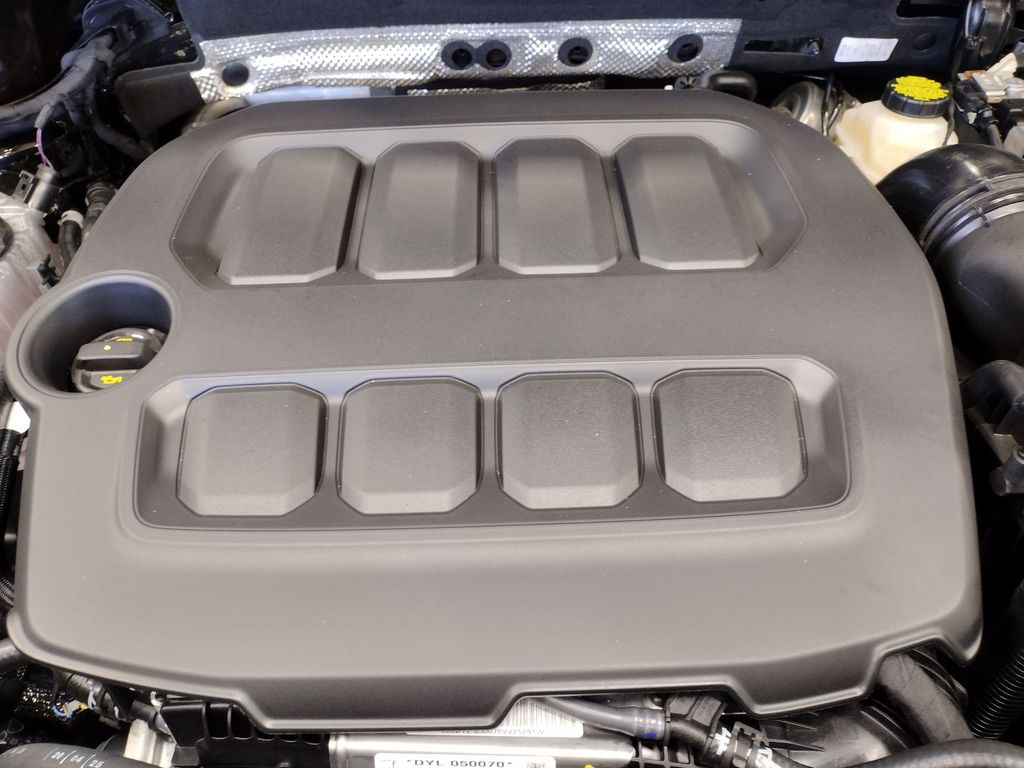 2025 Volkswagen Tiguan SE photo 3