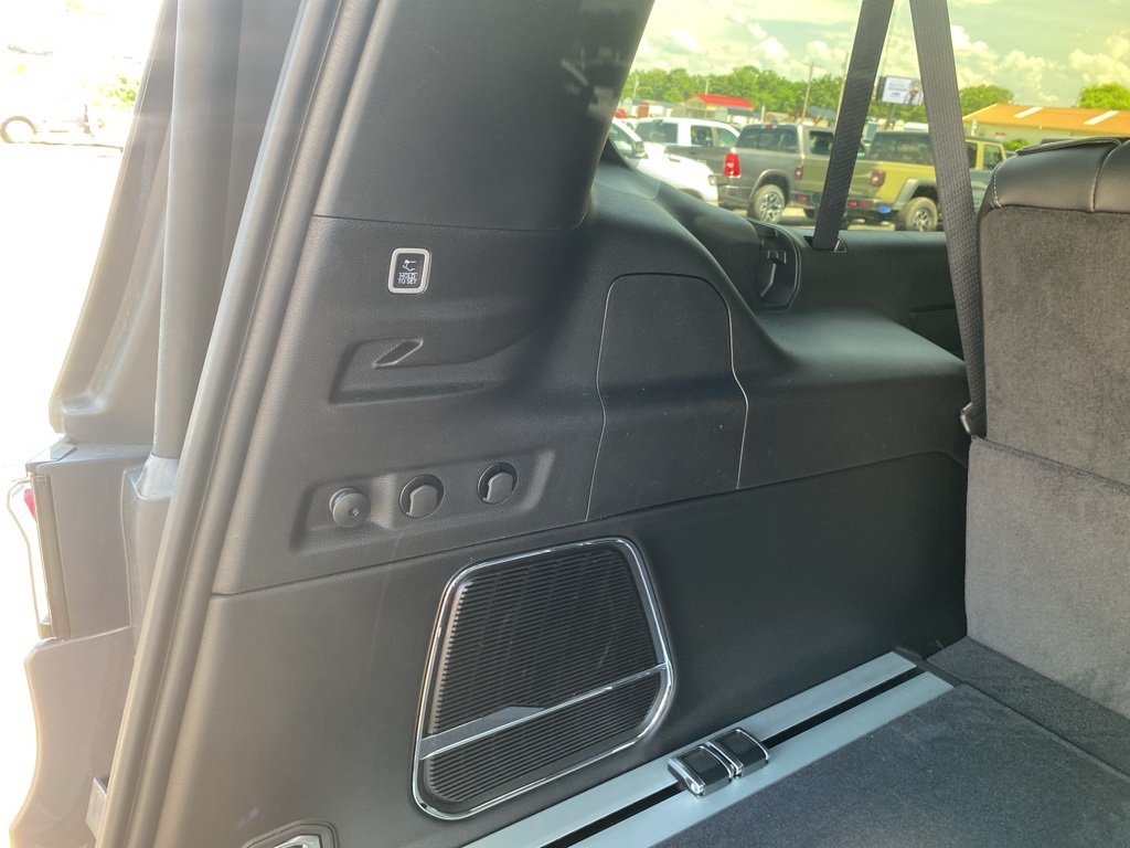 2025 Jeep Wagoneer L Series III photo 12