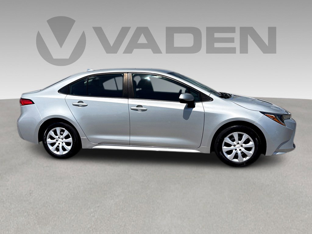 2022 Toyota Corolla LE photo 23