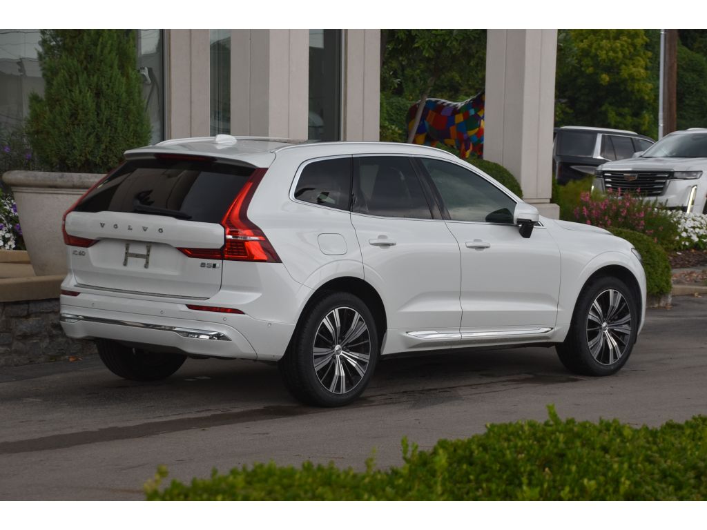 2023 Volvo XC60 B5 Plus photo 4