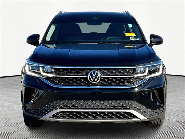 2022 Volkswagen Taos SEL photo 2