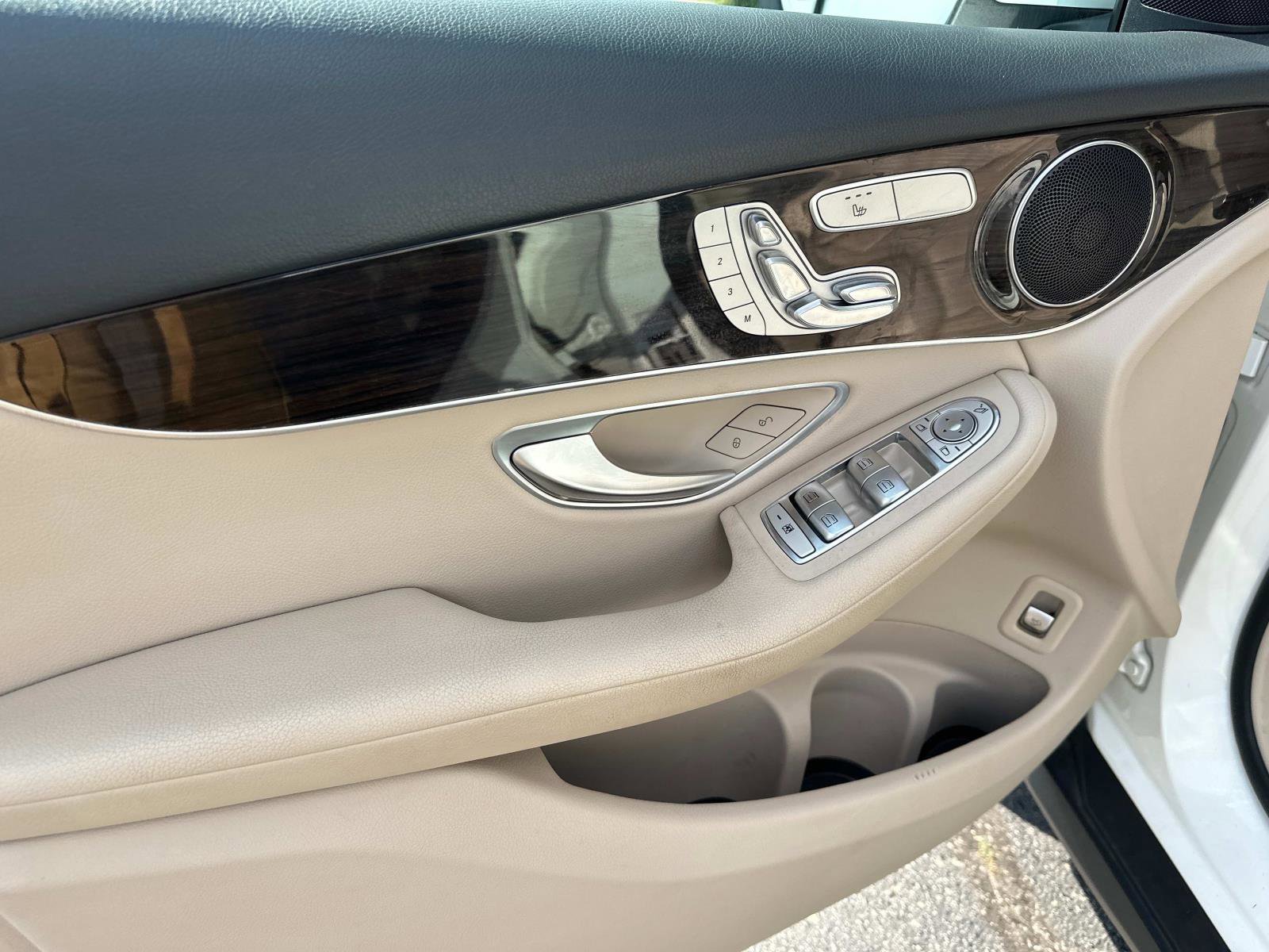 2022 Mercedes Benz GLC 300 4MATIC photo 10