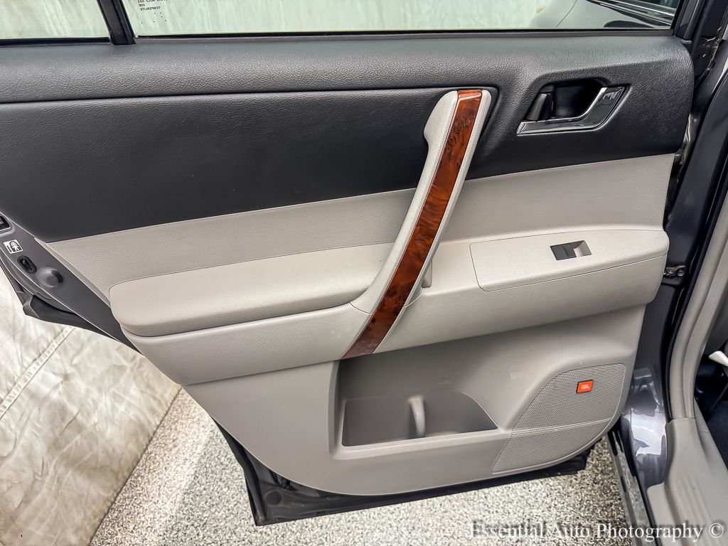 2013 TOYOTA HIGHLANDER - Image 24