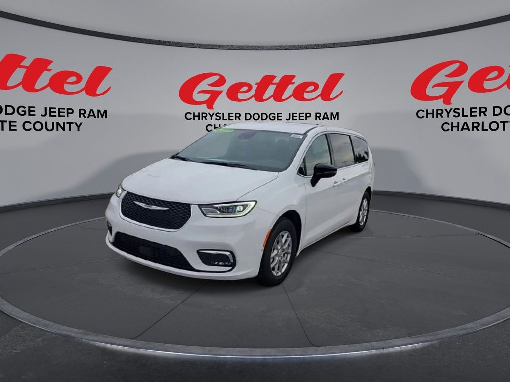 2026 Chrysler Pacifica photo 3