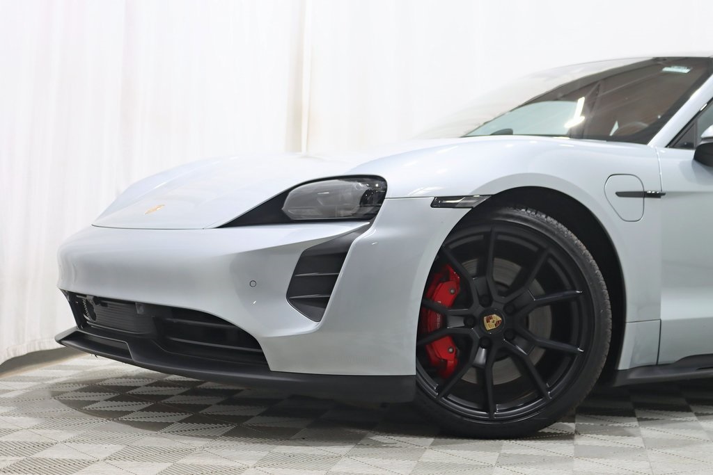 2022 Porsche Taycan GTS photo 2
