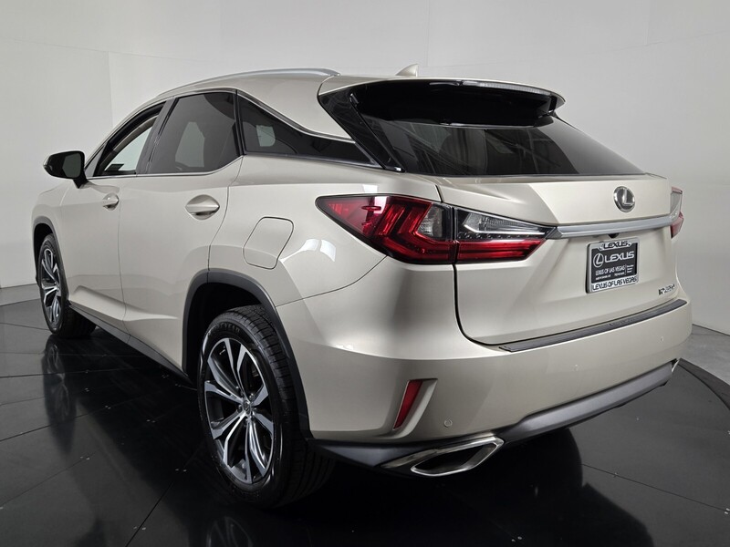 2017 Lexus RX photo 3