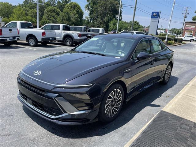 2025 Hyundai Sonata Hybrid SEL photo 4