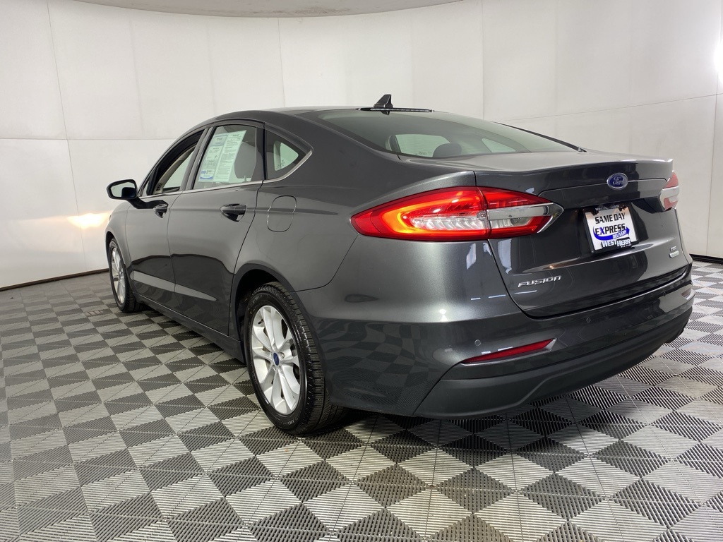 2020 Ford Fusion SE photo 12