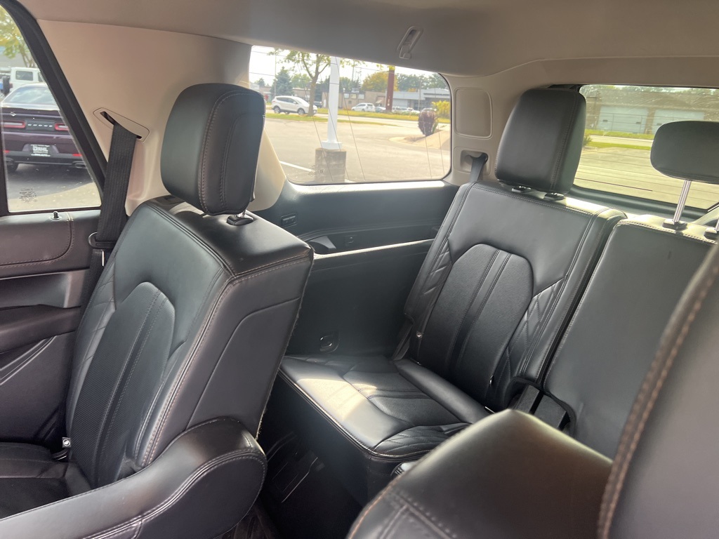 2021 Ford Expedition Platinum photo 14