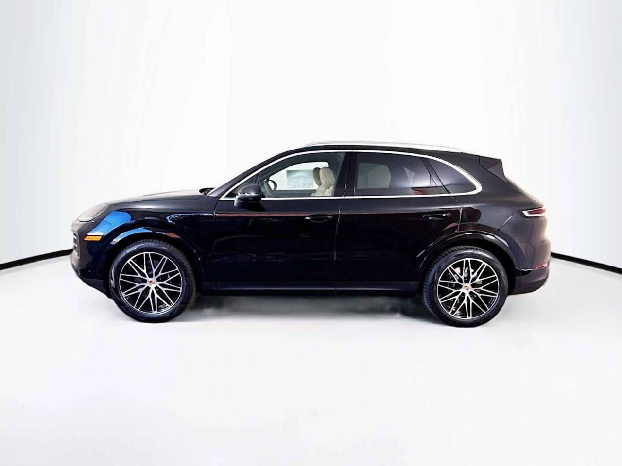 2026 Porsche Cayenne photo 2