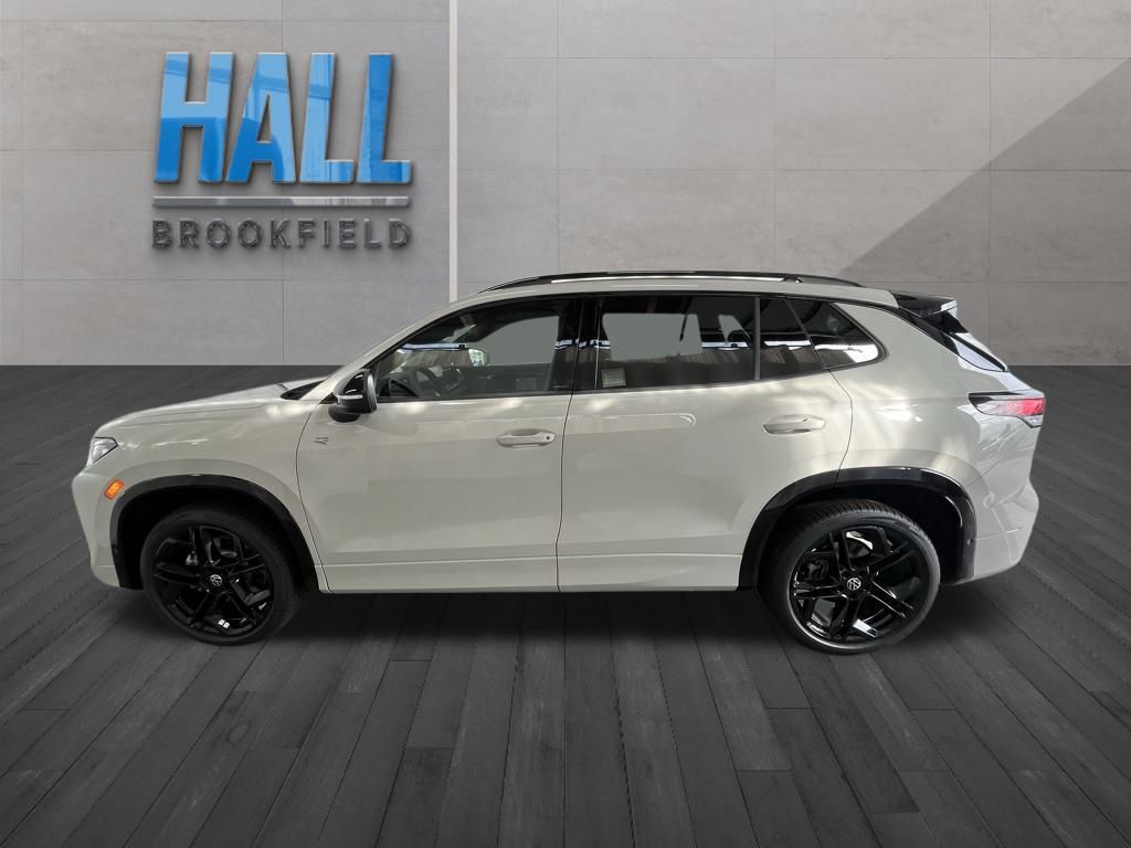 2026 Volkswagen Tiguan SE R-Line Black photo 2