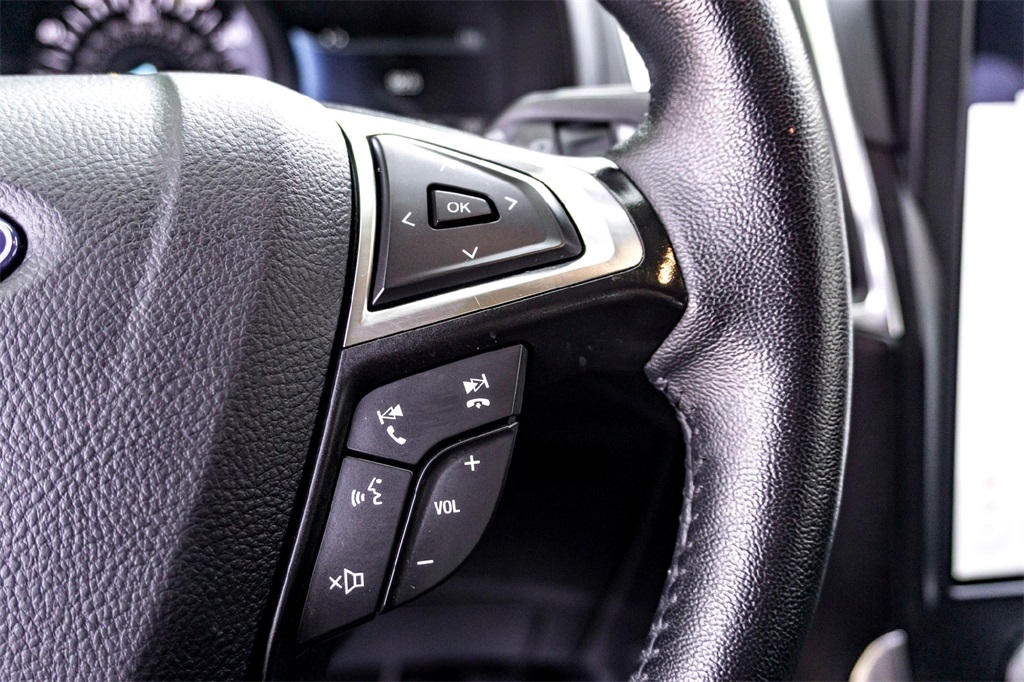 2024 Ford Edge Titanium photo 19