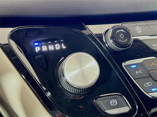 2022 Chrysler Pacifica Touring L photo 16